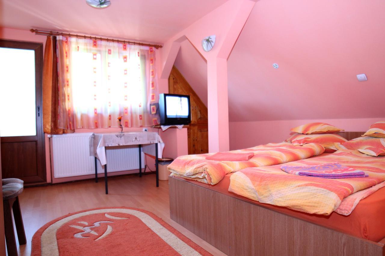 Csergo Ildiko Vendeghaz Hotel Lăzarea Екстериор снимка