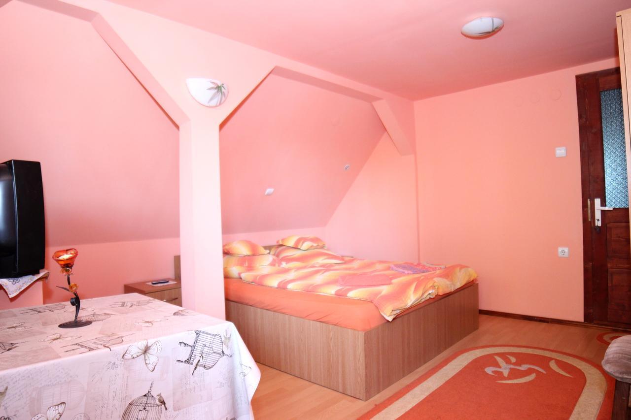 Csergo Ildiko Vendeghaz Hotel Lăzarea Екстериор снимка