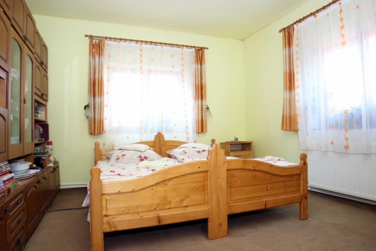 Csergo Ildiko Vendeghaz Hotel Lăzarea Екстериор снимка