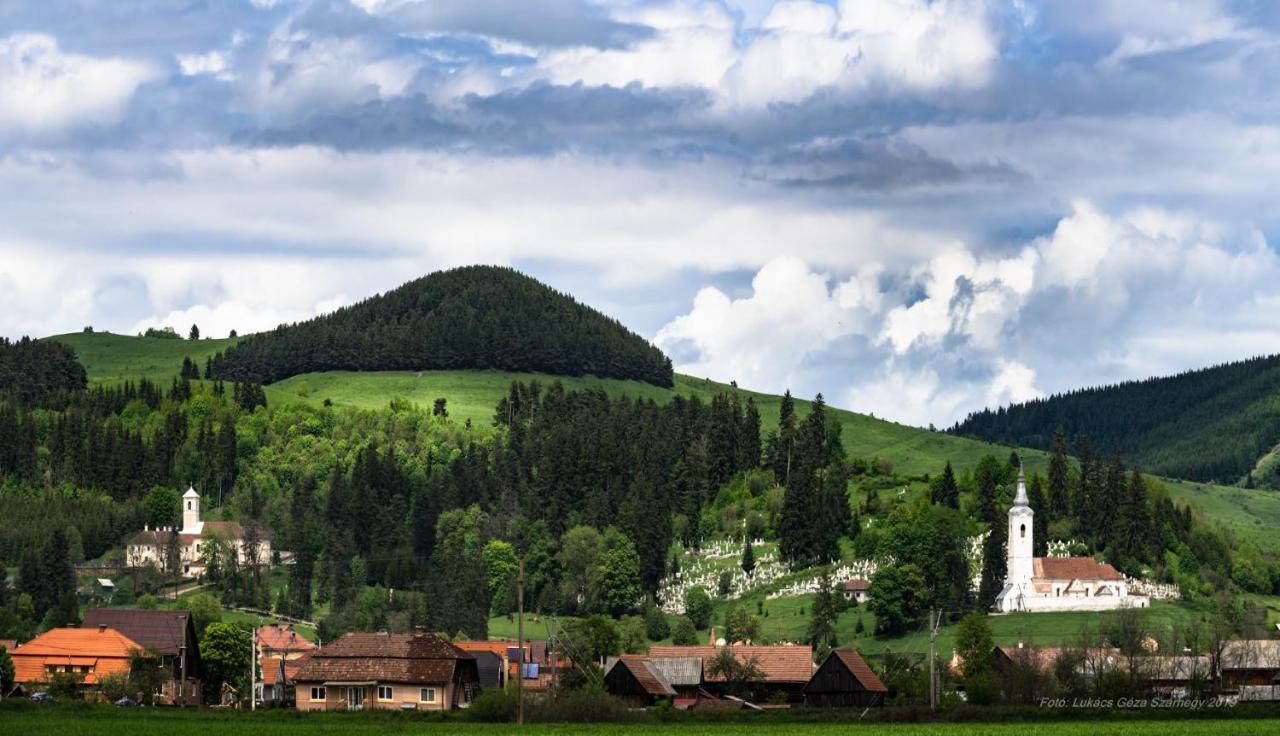 Csergo Ildiko Vendeghaz Hotel Lăzarea Екстериор снимка