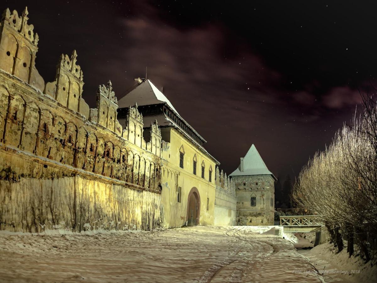 Csergo Ildiko Vendeghaz Hotel Lăzarea Екстериор снимка