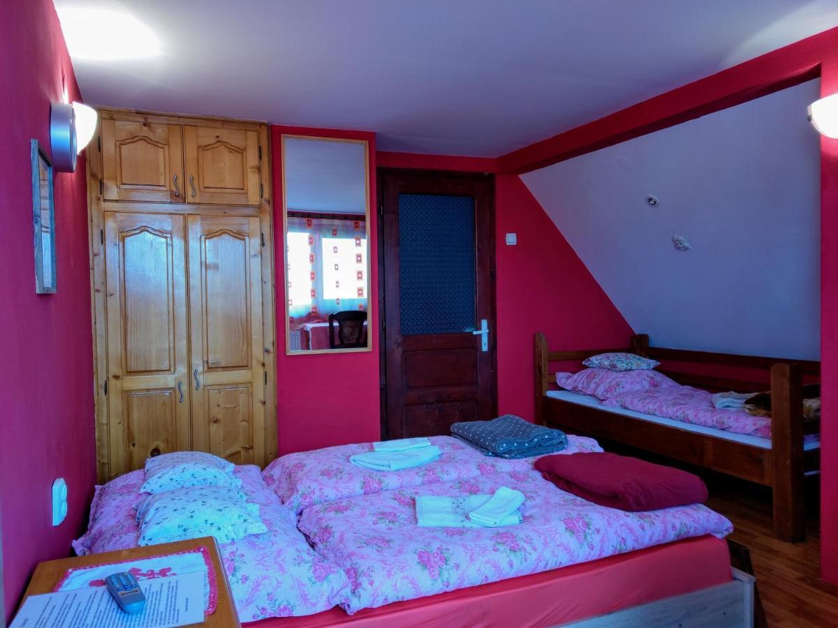 Csergo Ildiko Vendeghaz Hotel Lăzarea Екстериор снимка