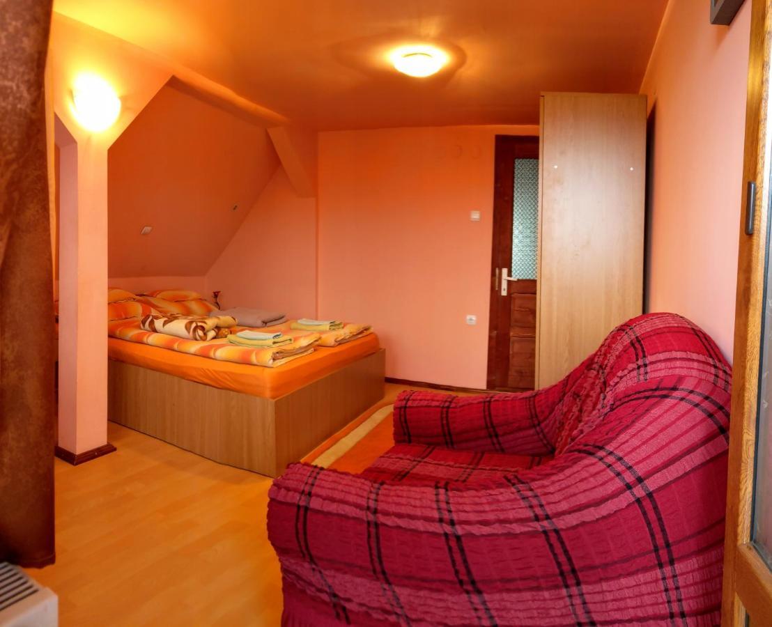 Csergo Ildiko Vendeghaz Hotel Lăzarea Екстериор снимка